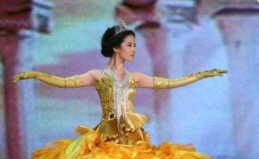 實至名歸：19歲的劉亦菲是歷史上首屆金鷹女神