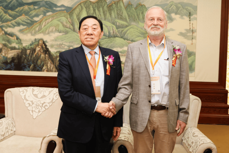 于偉仕在二十四屆科學(xué)家論壇致辭：探索未來科技創(chuàng)新與共謀發(fā)展之路