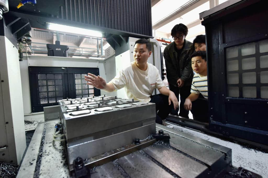 2025年如何穩就業促增收——權威部門解答就業、收入熱點問題